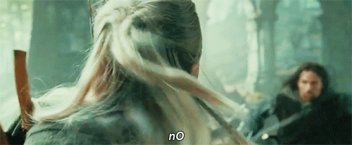 Aragorn-Zooms-Past-Legolas-To-Attack-In-Lord-Of-The-Rings-Gif