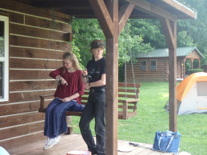 th-13878441243-976x732